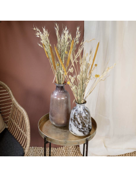 Vase design avec herbes séchées